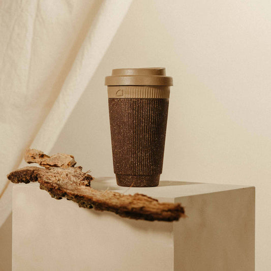 Nachhaltiger Genuss unterwegs: Der To-Go-Becher aus recycelte Kaffeesatz